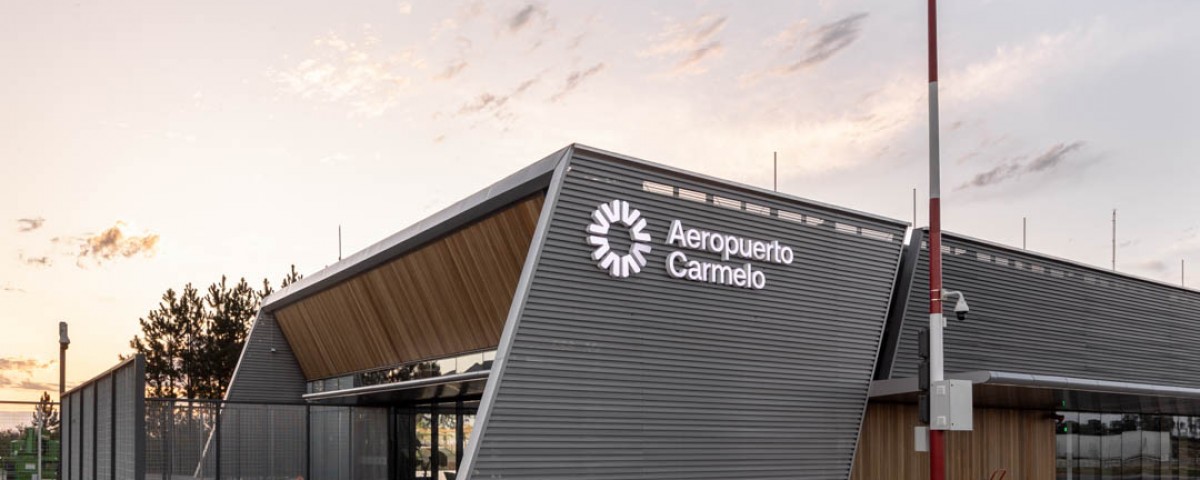 AEROPUERTO CARMELO