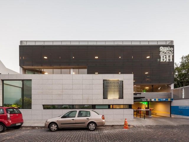HOSPITAL BRITÁNICO. Estacionamientos
