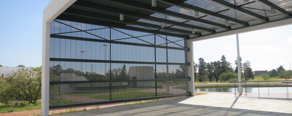 EDIFICIO OFICINAS COMPLEJO HIDROELÉCTRICO BINACIONAL. Salto Grande