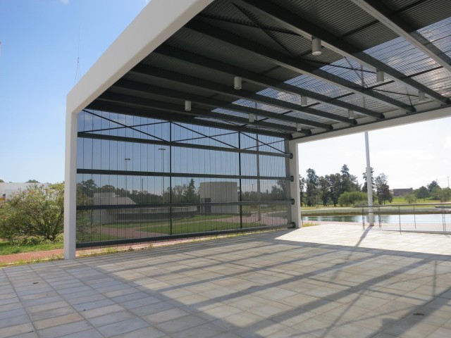 EDIFICIO OFICINAS COMPLEJO HIDROELÉCTRICO BINACIONAL. Salto Grande