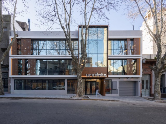  EDIFICIO DE OFICINAS URUDATA