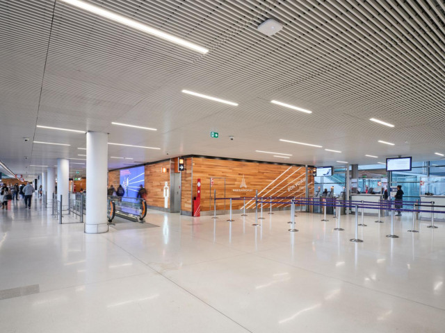 mini_Charles_de_Gaulle_airport_paris